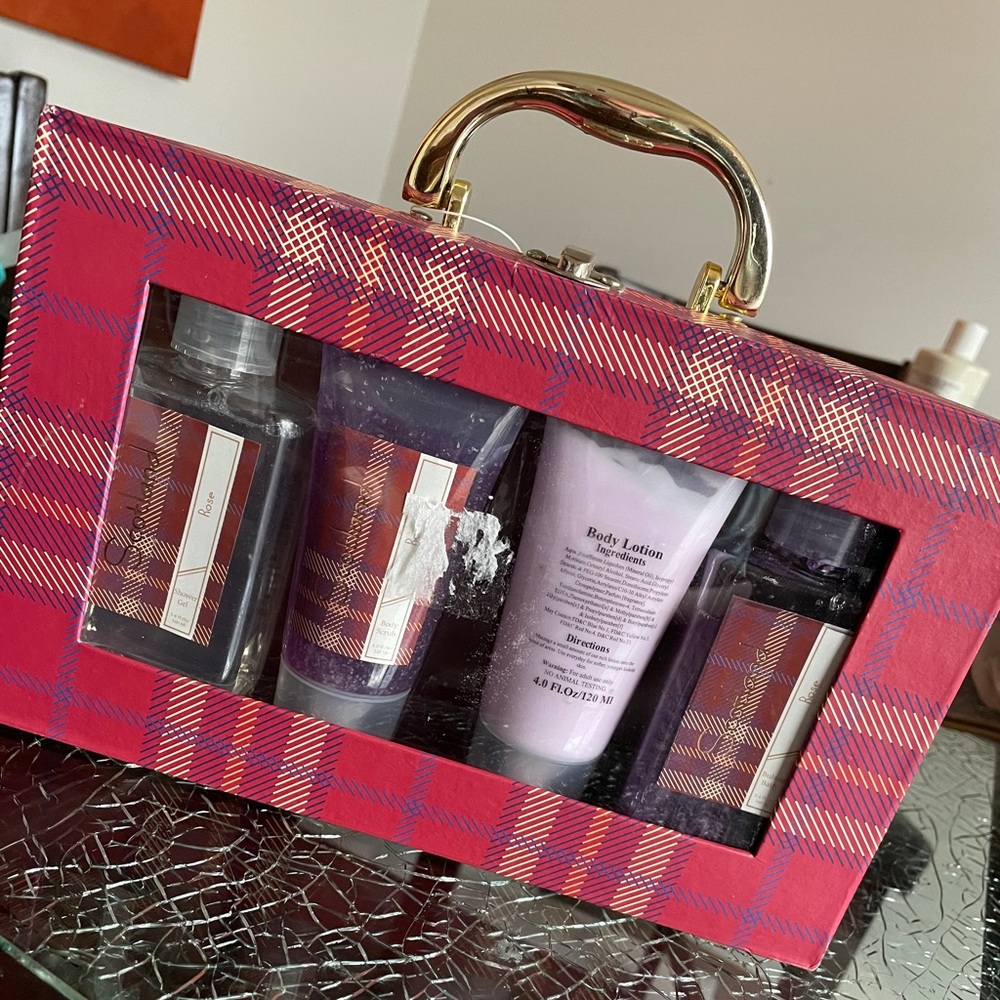 Carry case gift set